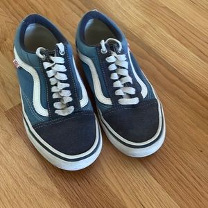 Boys vans shoes. Size 6.